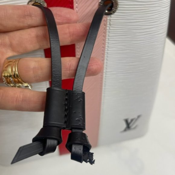 LOUIS VUITTON NEONOE TOTE HAND BAG EPI PURSE STRIPE LIMITED EDITION WHITE - Picture 15 of 16